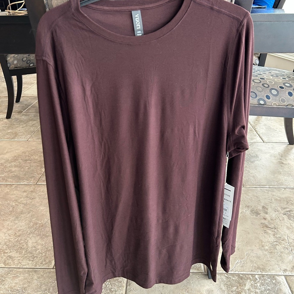 NWT Vuori Mens long sleeve shirt
